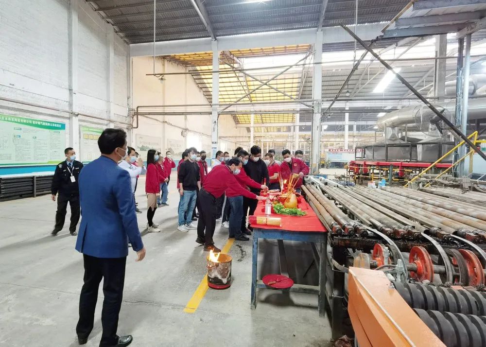 2020再譜新篇，綠蘋果瓷磚生產(chǎn)基地成功點(diǎn)火，全面有序復(fù)產(chǎn)